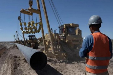 Techint, los ca&ntilde;os fallidos y el conflicto con Milei: qu&eacute; hay detr&aacute;s de los 150 despidos