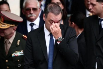 Foto de Cada vez más complicado: La Justicia citó a más funcionarios que compraron bienes para Manuel Adorni