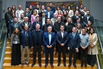 Llaryora, Asinelli y Ach&aacute;val dialogaron sobre educaci&oacute;n y desarrollo junto a referentes de Am&eacute;rica Latina