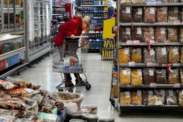 Una familia necesit&oacute; $1.531.473 para no ser pobre en junio y la canasta b&aacute;sica volvi&oacute; a escalar