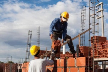 Foto de El trabajo informal escaló 3,4% mientras que el empleo registrado cayó 1,1% interanual en el primer trimestre de 2026