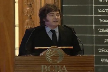 Ni los empresarios bancan m&aacute;s: Milei se pele&oacute; con un ingeniero que lo cruz&oacute; por �mentir� en la Bolsa de Comercio