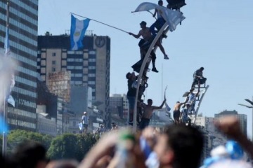 Foto de La oposición presiona ante las impresiciones del Gobierno por el asueto para celebrar a la Selección