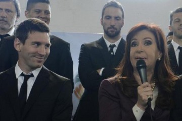 Foto de En 2014, Cristina recibió en Casa Rosada al plantel subcampeón encabezado por Lionel Messi y Alejandro Sabella