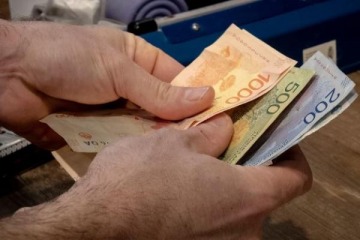 Foto de Los salarios formales se desplomaron en ocho de lo últimos nueve meses y acumulan una caída del 4,2%