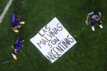 Ravier neg&oacute; las cr&iacute;ticas del Gobierno a la bandera de Malvinas y a los dichos de Messi sobre la situaci&oacute;n econ&oacute;mica