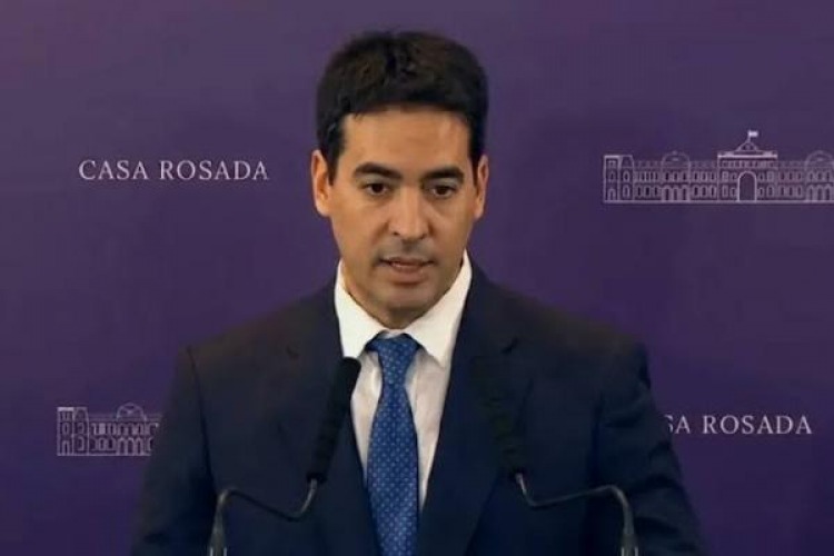 Bajo la mirada atenta de los mercados, Ravier admitió que el dólar podría trepar a los $1.800