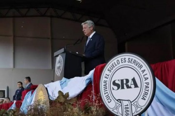 Con Milei entre el p&uacute;blico, la SRA apunt&oacute; contra el Gobierno por �el peso de las retenciones�