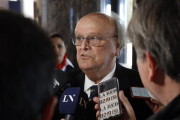 De Mendiguren denuncia a Javier Milei por agravios e incitaci&oacute;n a la violencia tras sus insultos en La Rural