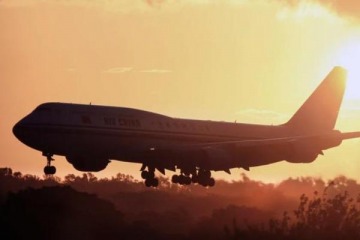 Turismo en la era Milei: entran m&aacute;s extranjeros, pero los argentinos siguen sacando ventaja y el saldo vuelve a ser negativo