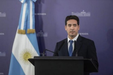 Foto de Ravier afirm� que el 39% de los estudiantes de Medicina de la UBA son extranjeros y autoridades universitarias salieron al cruce