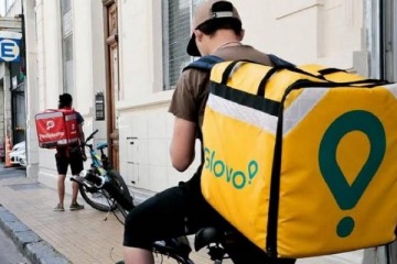 La dura realidad de los trabajadores de aplicaci&oacute;n: un repartidor necesita entregar m&aacute;s de 450 pedidos al mes para mantenerse