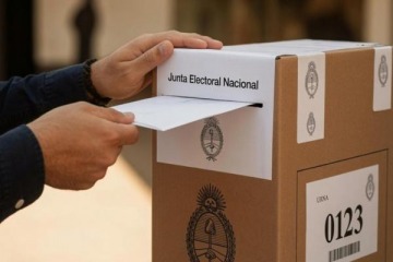 Encuesta: el electorado enfoca alternativas fuera de la pol&iacute;tica tradicional y los outsiderstoman m&aacute;s protagonismo