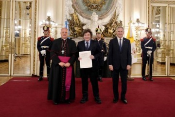 Foto de Nuevo paso para la visita del Papa a la Argentina: Milei recibió al nuncio apostólico del Vaticano