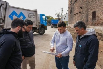 El Municipio de Lan&uacute;s inici&oacute; las tareas de erradicaci&oacute;n de un basural cr&oacute;nico