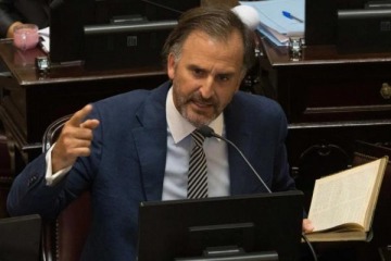 Foto de Presentaron una impugnación contra Joaquín Benegas Lynch de cara a la sesión por la Ley de Tierras en el Senado