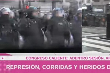 Foto de Reprimen la protesta frente al Congreso con balas de goma y camiones hidrantes: hay un detenido
