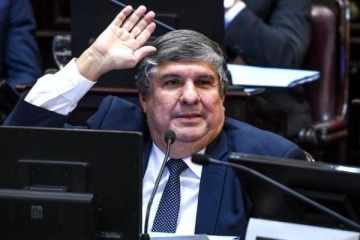 Jos&eacute; Mayans exigi&oacute; juicio pol&iacute;tico y cuestion&oacute; la pol&iacute;tica de defensa del Gobierno: "Presidente Cipayo"
