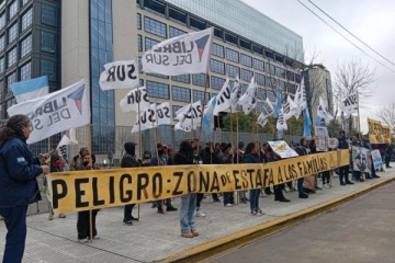 Protestas en la sede central de Mercado Libre por las tasas de inter&eacute;s que cobra en sus pr&eacute;stamos