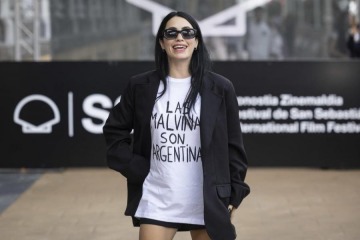Foto de Lali, Mercedes Morán, Dolores Fonzi y más actrices reclamaron la soberanía sobre Malvinas: “Son argentinas”
