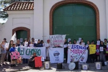 Quinta de Olivos: organizaciones marcharon contra Milei por el hambre en los comedores