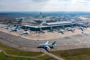 El Gobierno extendi&oacute; la concesi&oacute;n de los aeropuertos a Eurnekian hasta 2049 pese a las irregularidades previas