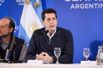 Wado de Pedro convoca a UNICEF y especialistas para debatir una ley sobre infancias en entornos digitales