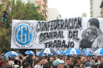 Foto de La CGT marcha contra el Gobierno por la caída de la industria y la pérdida de empleo