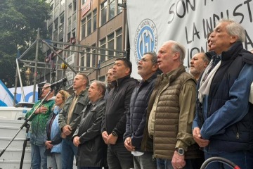 La CGT volvi&oacute; a las calles contra Milei y denunci&oacute; que el FMI dirige un modelo que destruye la industria nacional