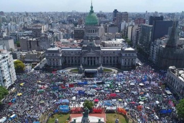 Semana cargada para el Gobierno: sesiones opositoras, marchas y reclamos salariales