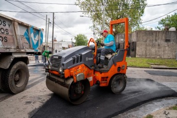 M&aacute;s obras viales en Lan&uacute;s: avanzan los trabajos de pavimentaci&oacute;n en Gerli