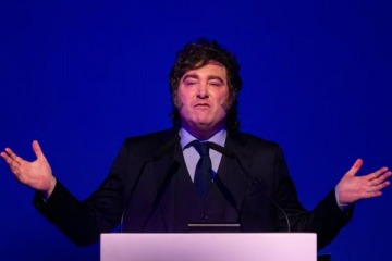 Milei redobl&oacute; la apuesta sobre las familias que no llegan a fin de mes: "Si tom&aacute;s cr&eacute;dito, el problema lo vas a tener el mes que viene"