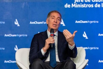 Santilli defendi&oacute; la fuga de Fl&aacute;vio Bolsonaro: "No ten&iacute;a impedimentos de Interpol"